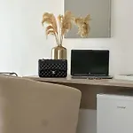 Flowers & شقة