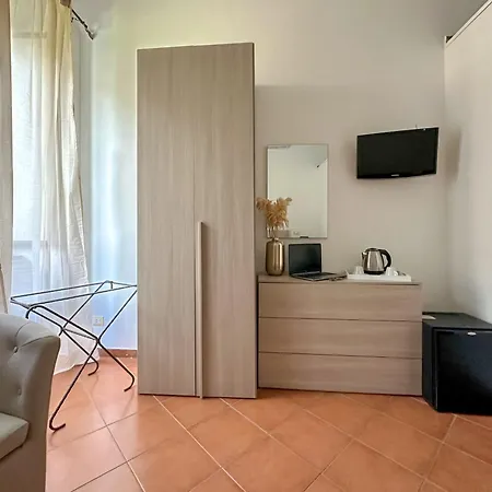 Flowers Apartment Meta
