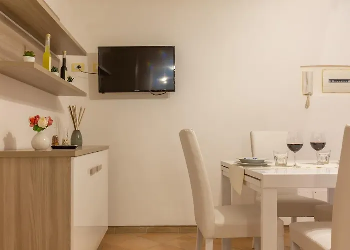 Flowers & Apartman Meta